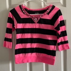 Cute 3/4 sleeve light material embellished tee